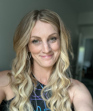 Book an Appointment with Kara Logan for BioFlex Laser Therapy 激光治疗